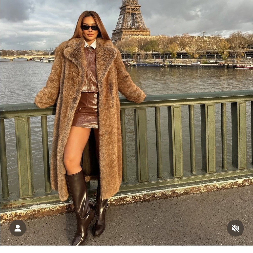 TREND NEW ZARA FAUX FUR COAT LIMIT EDITION
🚨firm price no discount no discount - Picture 12 of 16